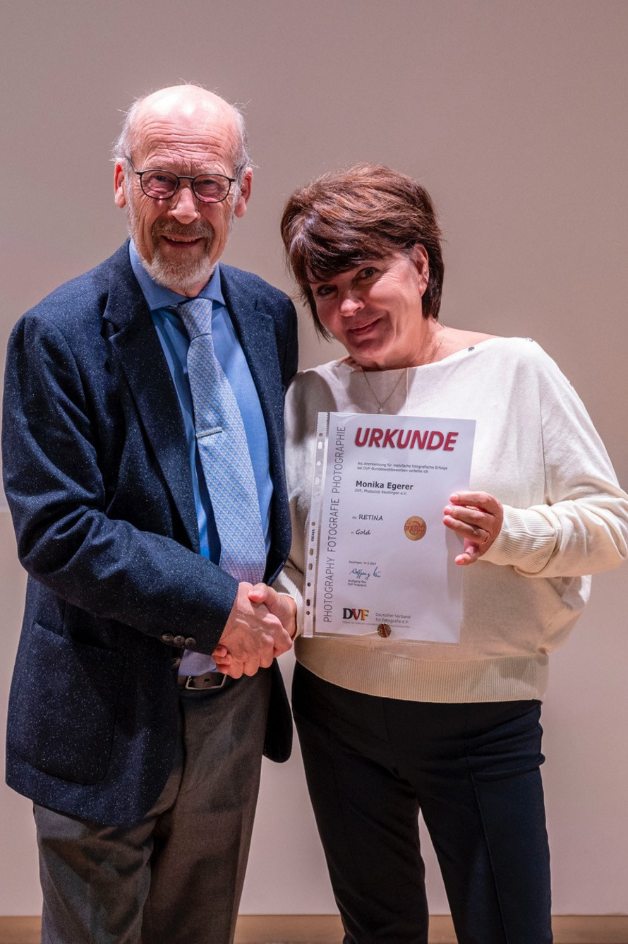 Präsident Wolfgang Rau & Preisträger der RETINA-Nadel in Gold "Monika Egerer"